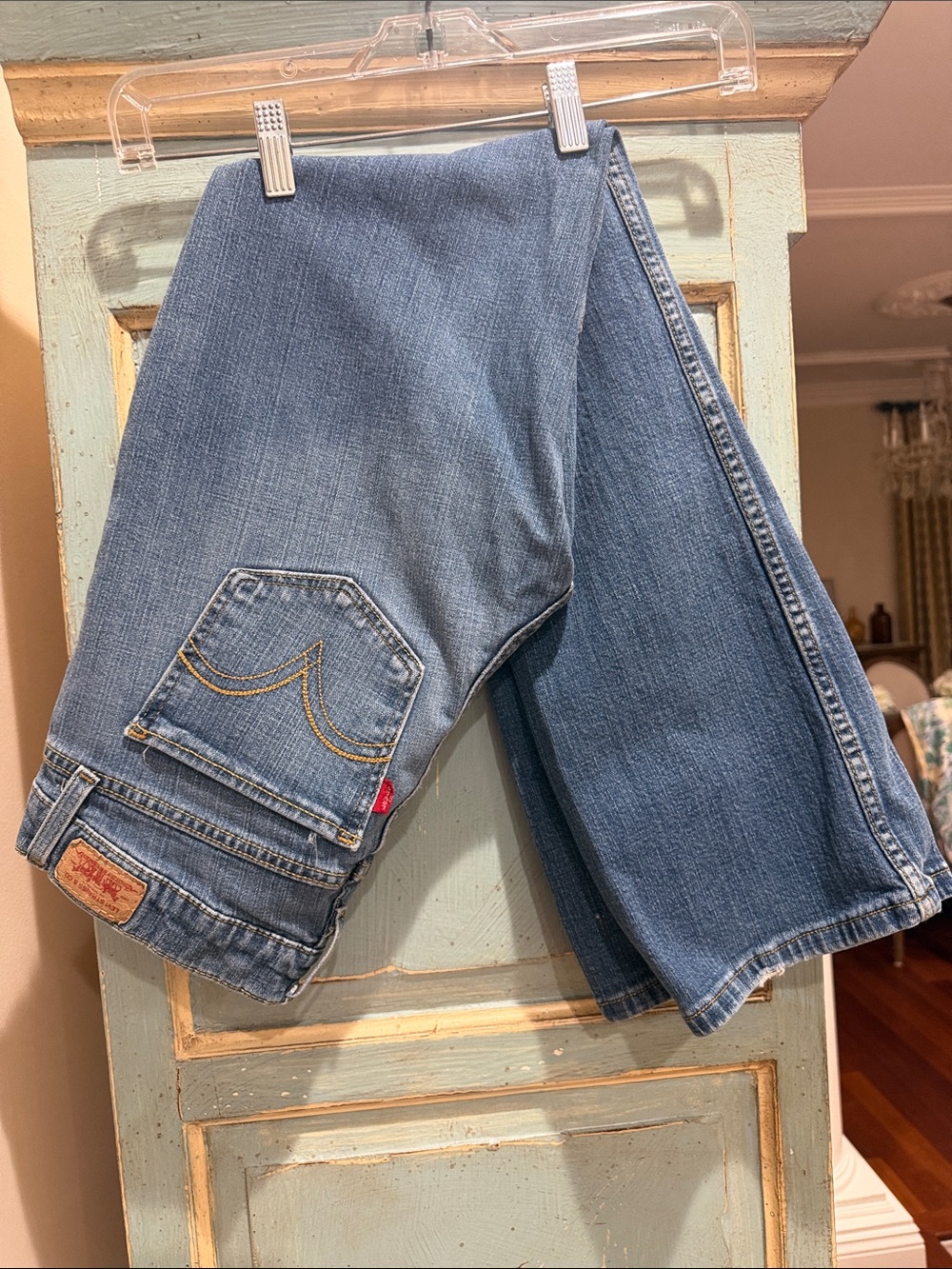 Y2K Levi’s 524 Too Superlow Bootcut Jeans Low Rise Medium Wash Denim Size 9M